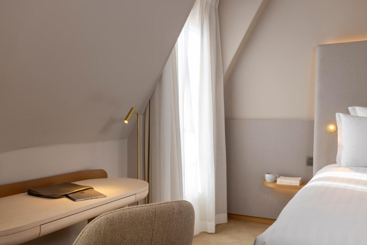 Beige 4* Parijs